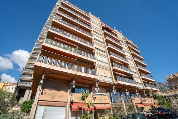 Dans un immeuble en plein centre de Monaco grand 3 pièces avec vue panoramique - 1