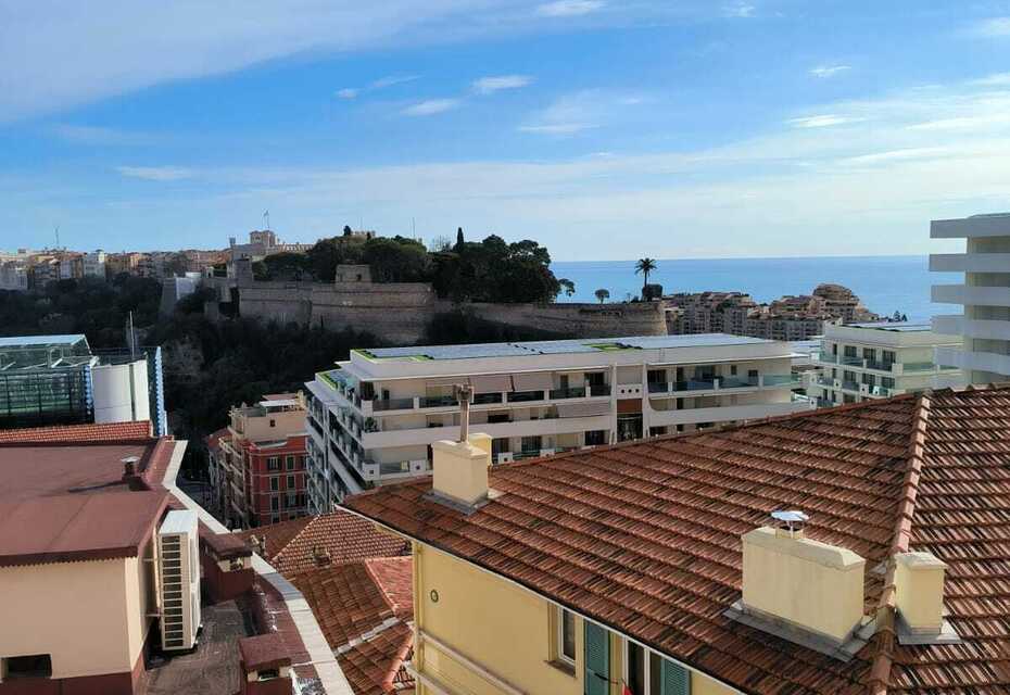 SOUS OFFRE - 3 pièces spacieux à Monaco, calme et sérénité, excellent état et vue Panoramique